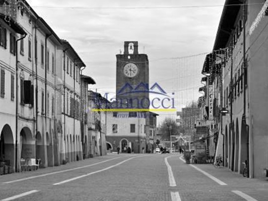 Casa Indipendente in Vendita a Cascina, 350'000€, 120 m²