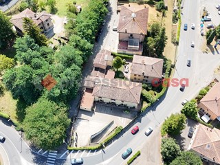Casa Indipendente in Vendita a Siena, 1'000'000€, 650 m²