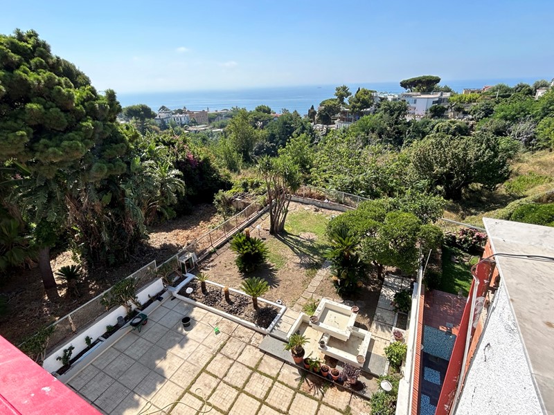 Villa in Vendita a Napoli, 1'900'000€, 360 m²