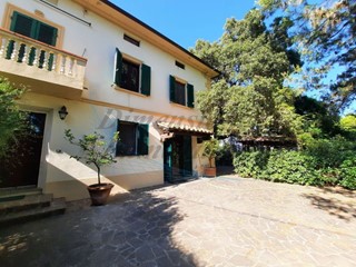 Casa Indipendente in Vendita a Rosignano Marittimo, zona Castelnuovo Della Misericordia, 370'000€, 165 m², con Box