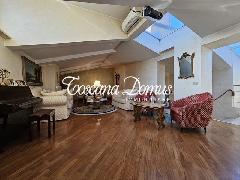 Attico in Vendita a Siena, 630'000€, 150 m²