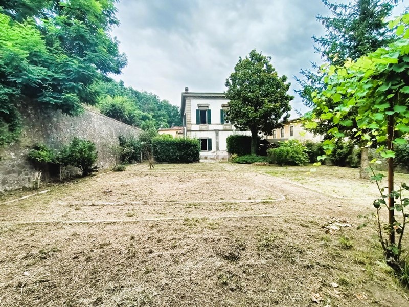 Villa in Vendita a San Giuliano Terme, zona Ripafratta, 310'000€, 400 m²