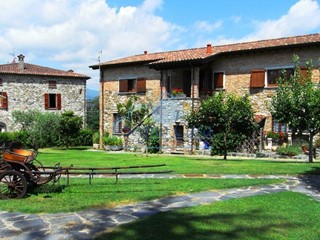 Casale in Vendita a Villafranca in Lunigiana, 1'350'000€, 644 m², arredato