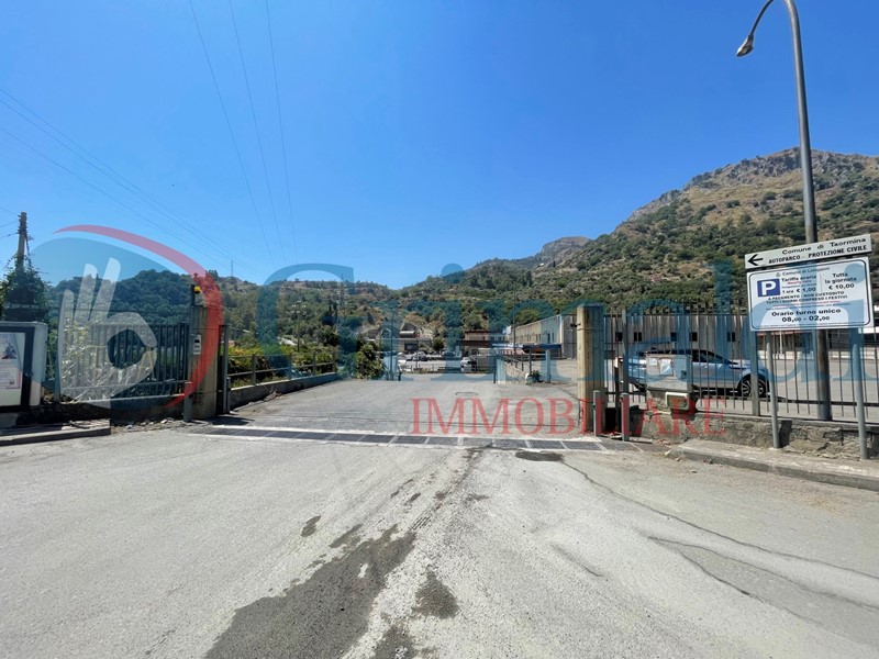 Capannone in Vendita a Letojanni, 3'000'000€, 4000 m²