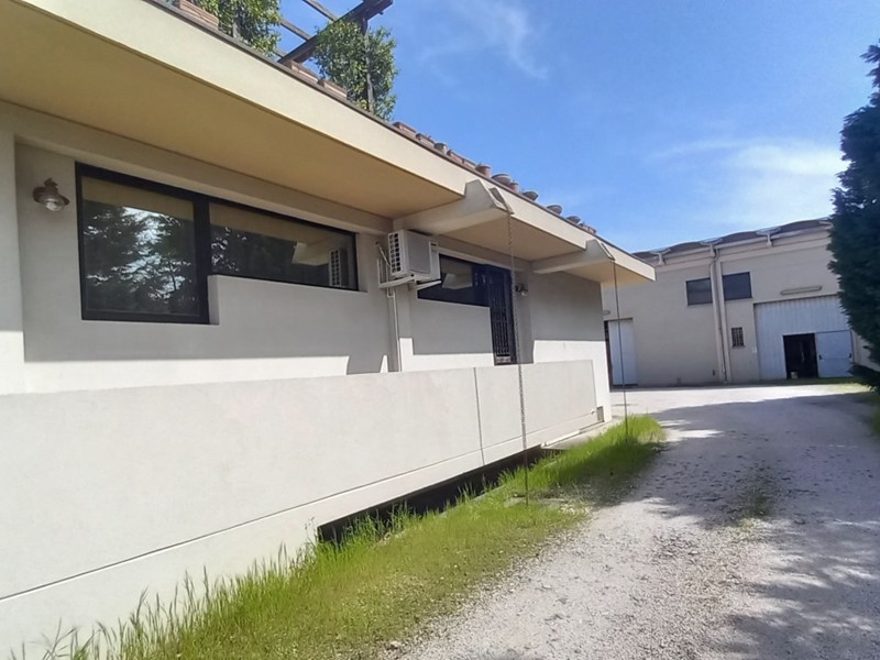 Immobile commerciale in Vendita a Mogliano Veneto, 220'000€, 