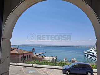 Appartamento in Vendita a Siracusa, 780'000&euro;, 115 m², arredato