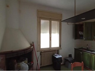 Trilocale in Vendita a Massa Lombarda, 53'438€, 101 m², con Box