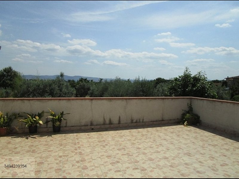 Attico in Vendita a Loro Ciuffenna, zona Via Setteponti, 97'500€, 117 m²