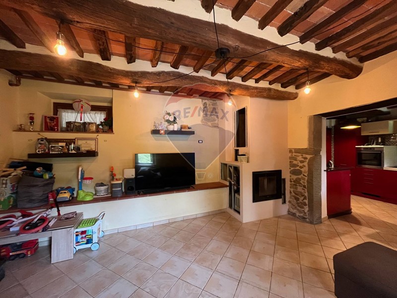 Casa Semi Indipendente in Vendita a Bagni di Lucca, zona Fornoli, 139'000€, 145 m²