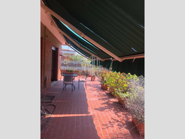 Attico in Vendita a Massa, zona Ronchi, 580'000€, 130 m², con Box