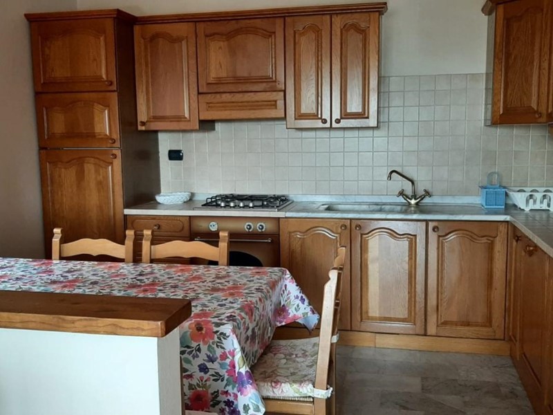Appartamento in Affitto a Seravezza, zona Querceta, 3'000€, 75 m², arredato