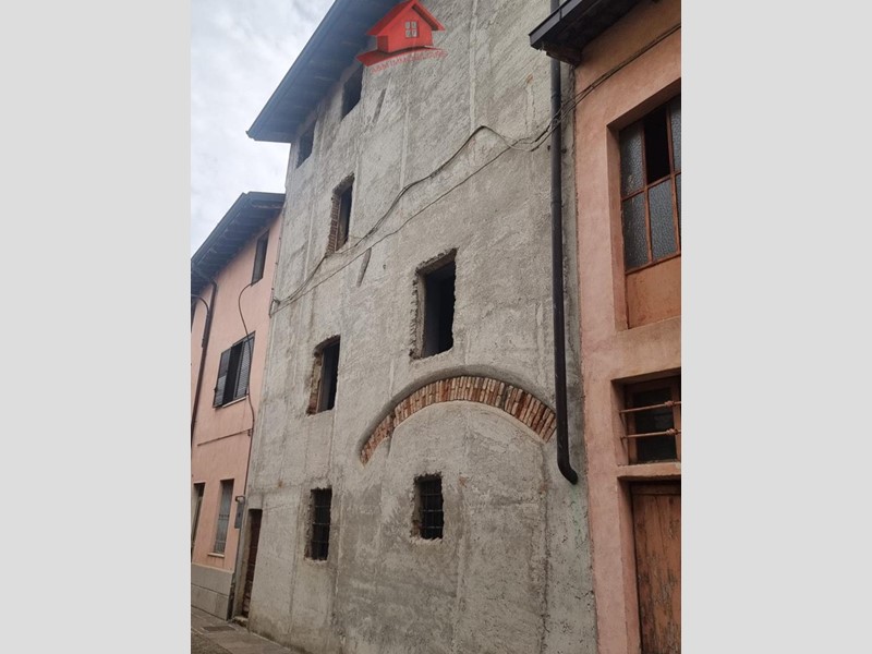 Casale in Vendita a Pontirolo Nuovo, 55'000€, 140 m²