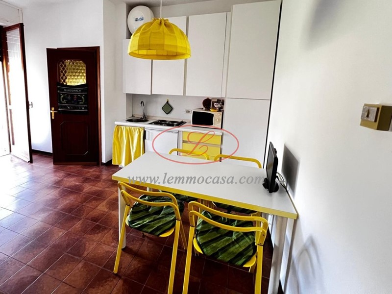 Monolocale in Vendita a Diano Castello, 98'000€, 32 m², arredato