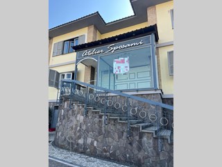 Negozio in Affitto a Afragola, 2'500€, 200 m²