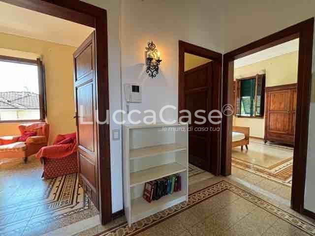 Villa in Vendita a Lucca, zona San Donato, 645'000€, 270 m², arredato