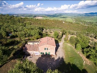 Casale in Vendita a San Quirico d'Orcia, 2'000'000€, 453 m²