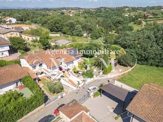 Appartamento in Vendita a Bientina, zona Quattro Strade, 220'000€, 105 m², con Box