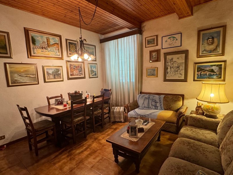 Casa Indipendente in Vendita a Lucca, zona Vinchiana, 100'000€, 150 m², arredato