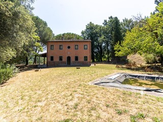 Villa in Vendita a Palaia, 900'000€, 200 m², arredato