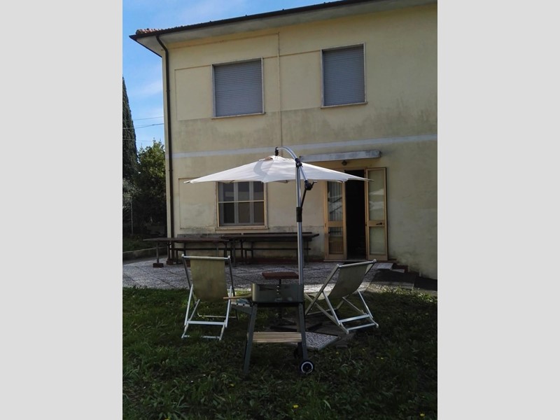 Villa bifamiliare in Vendita a Massarosa, zona Corsanico, 295'000€, 120 m², con Box