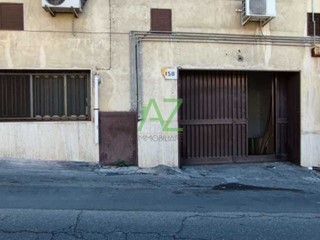 Box in Vendita a Belpasso, zona Centro, 70'000€, 288 m²
