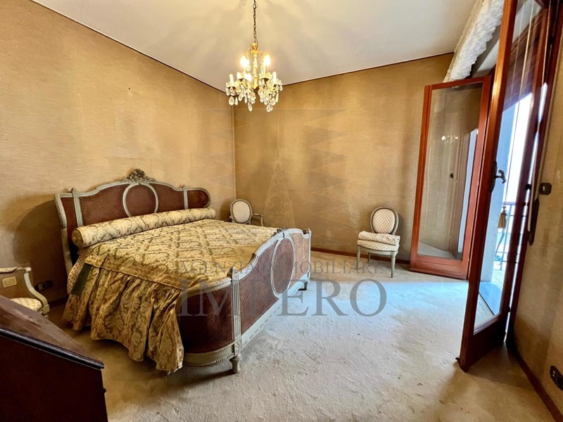 Casa Indipendente in Vendita a Bordighera, 400'000€, 200 m²