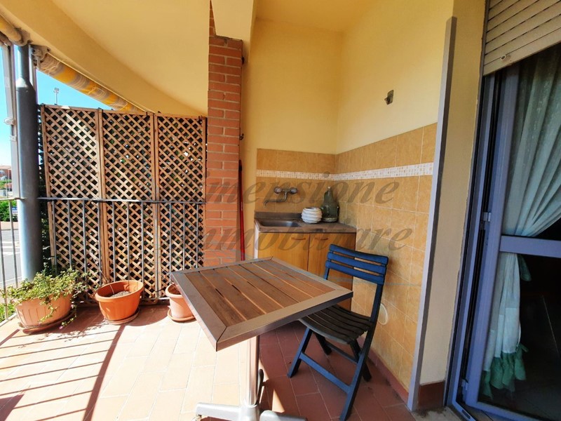 Trilocale in Vendita a Rosignano Marittimo, zona Vada, 190'000€, 65 m², con Box