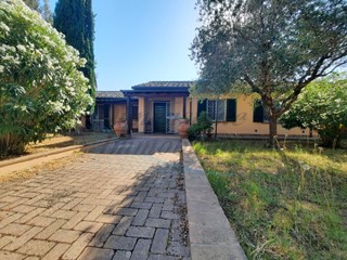 Casa Indipendente in Vendita a Cecina, 900'000€, 305 m²