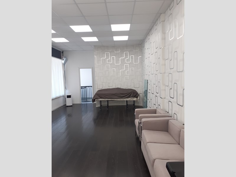Ufficio in Vendita a Silea, zona Lanzago , 95'000€, 77 m²