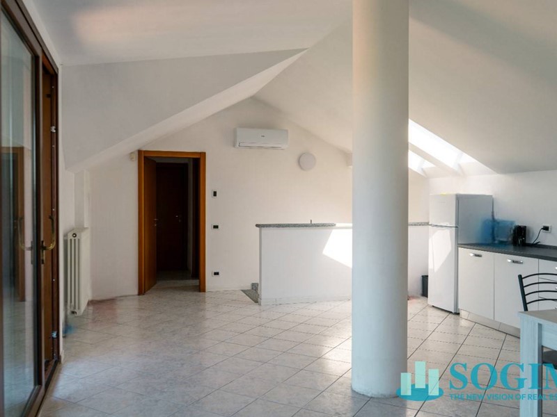 Trilocale in Vendita a Figino Serenza, 145'000€, 95 m², arredato