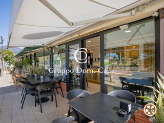 Attività commerciale in Vendita a Montignoso, zona Cinquale, 195'000€, 50 m²