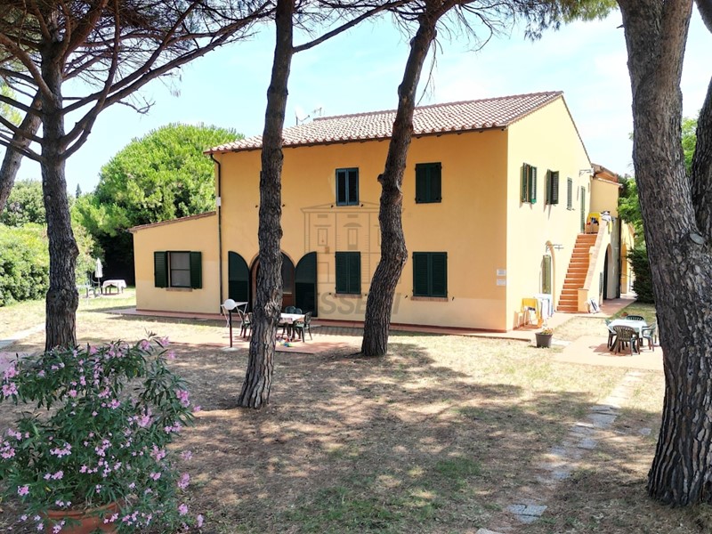 Casale in Vendita a Cecina, 800'000€, 371 m², arredato