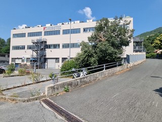 Capannone in Vendita a Genova, zona Molassana, 298'000€, 280 m²