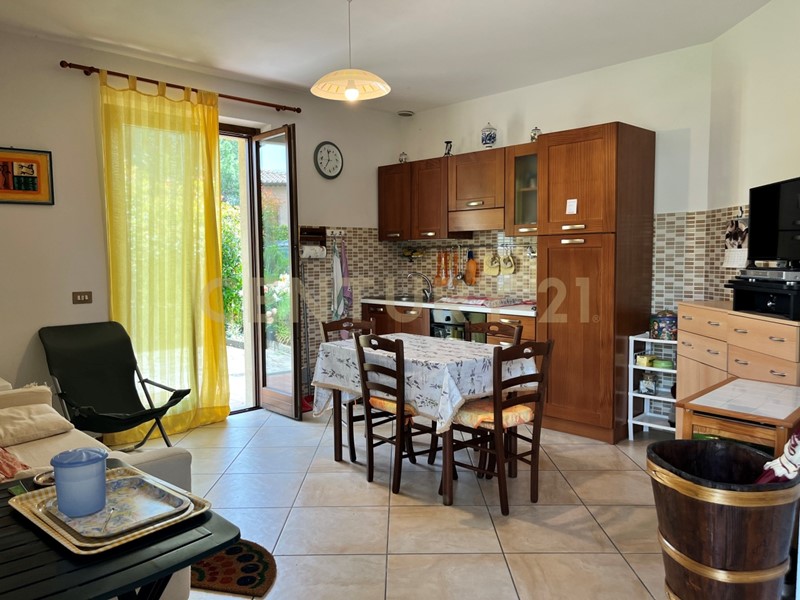 Trilocale in Vendita a Poppi, 148'000€, 85 m², arredato, con Box
