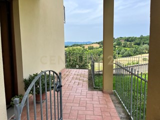 Trilocale in Vendita a Poppi, 148'000&euro;, 85 m², arredato, con Box