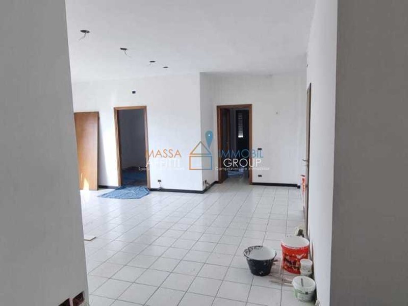 Appartamento in Vendita a Massa, 240'000€, 110 m²