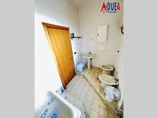 Bilocale in Vendita a Napoli, zona Via Comunale Guantai Ad Orsolone, 85'000€, 70 m²