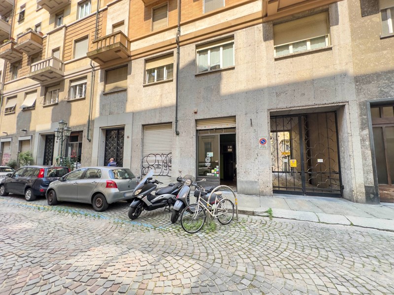Negozio in Vendita a Torino, zona Centro, 195'000€, 92 m²