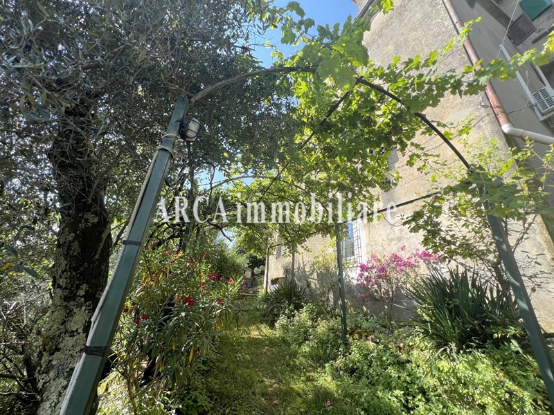 Casa Indipendente in Vendita a Camaiore, 245'000€, 130 m²