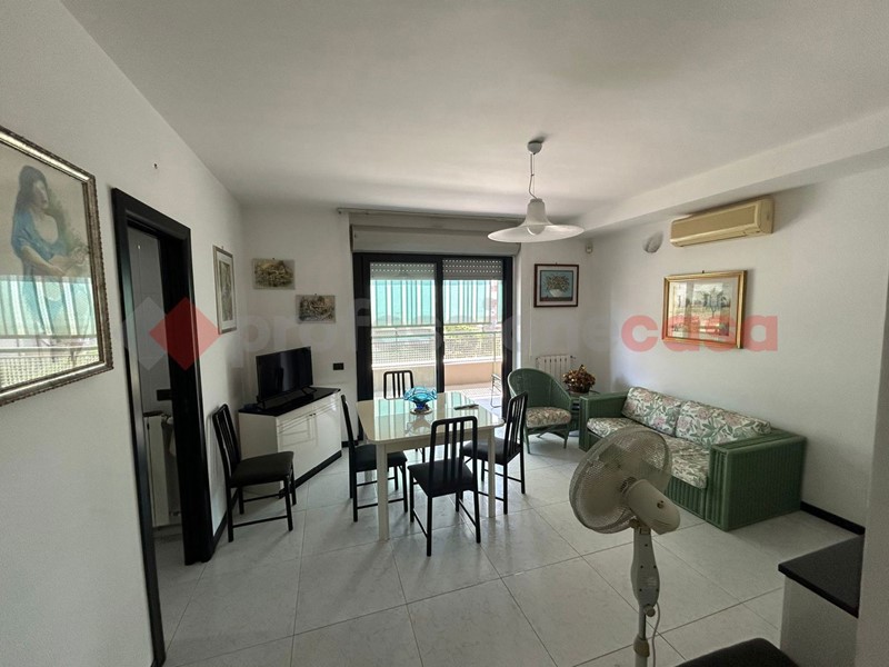 Trilocale in Vendita a Bari, 198'000€, 64 m², arredato