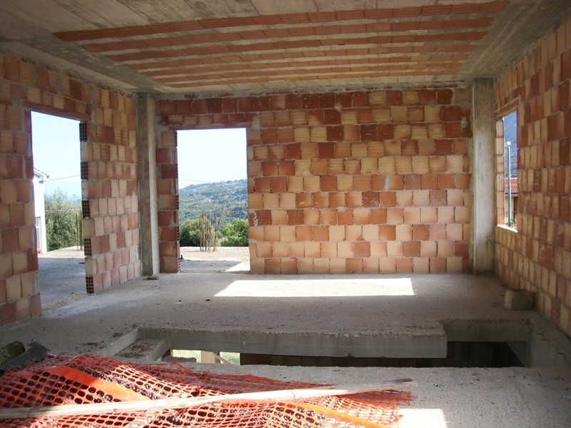 Casale in Vendita a Roccagloriosa, 110'000€, 97 m²
