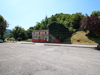 Casa Indipendente in Vendita a Arcugnano, zona Fimon paese, 83'000&euro;, 400 m²