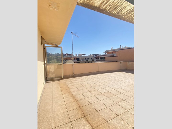 Casa Indipendente in Vendita a Reggio Calabria, 130'000€, 195 m²