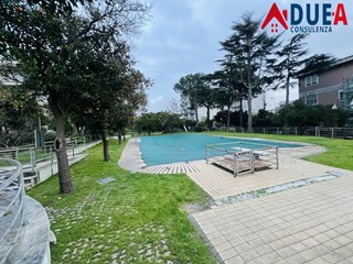 Trilocale in Vendita a Napoli, zona Via Filippo Bottazzi, Soccavo, 320'000€, 110 m²