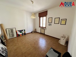 Bilocale in Vendita a Napoli, zona Via Consalvo, Fuorigrotta, 250'000€, 90 m²