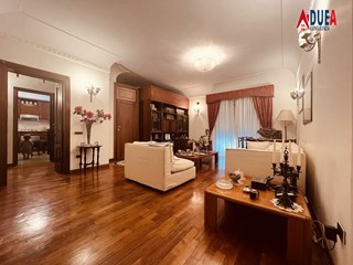 Trilocale in Vendita a Napoli, zona Via Vincenzo Tiberio,Fuorigrotta, 320'000€, 120 m²