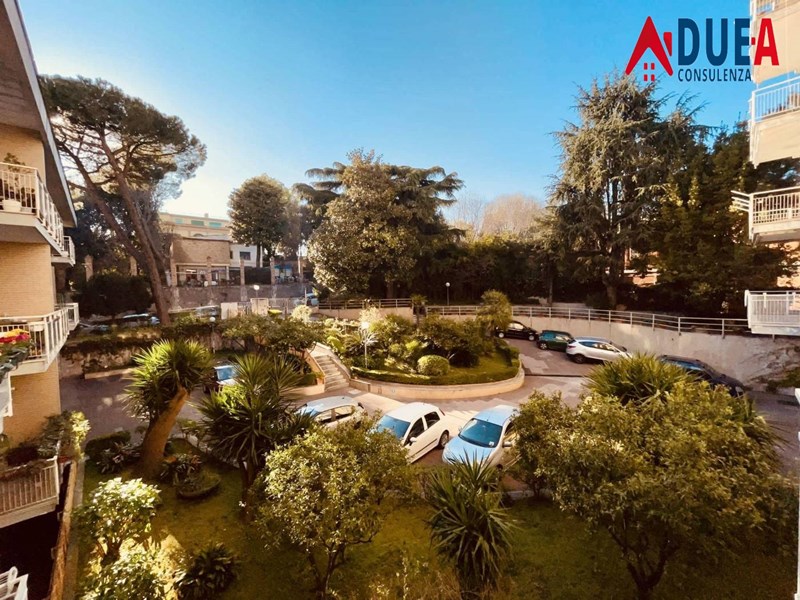 Casa Indipendente in Vendita a Napoli, zona Via Domenico Fontana, Quartiere Arenella, 750'000€, 200 m²