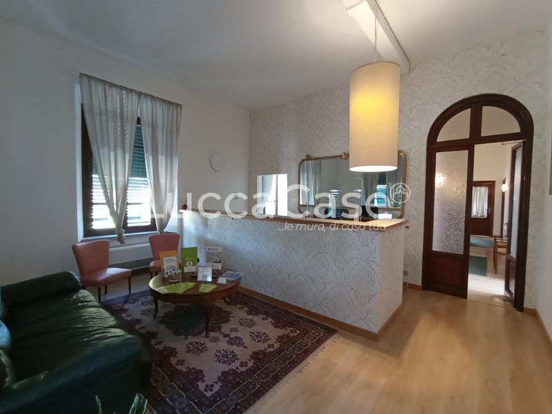 Ufficio in Affitto a Lucca, 350€, 25 m²