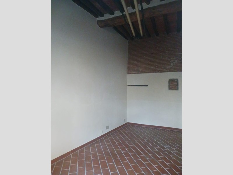 Immobile commerciale in Affitto a Vicopisano, 350€, 16 m²