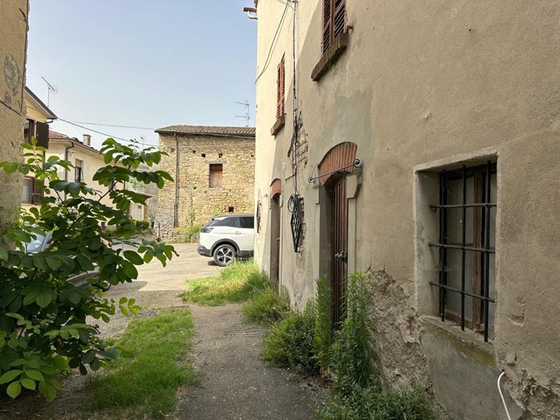 Casa Indipendente in Vendita a Lugagnano Val d'Arda, 45'000€, 120 m²